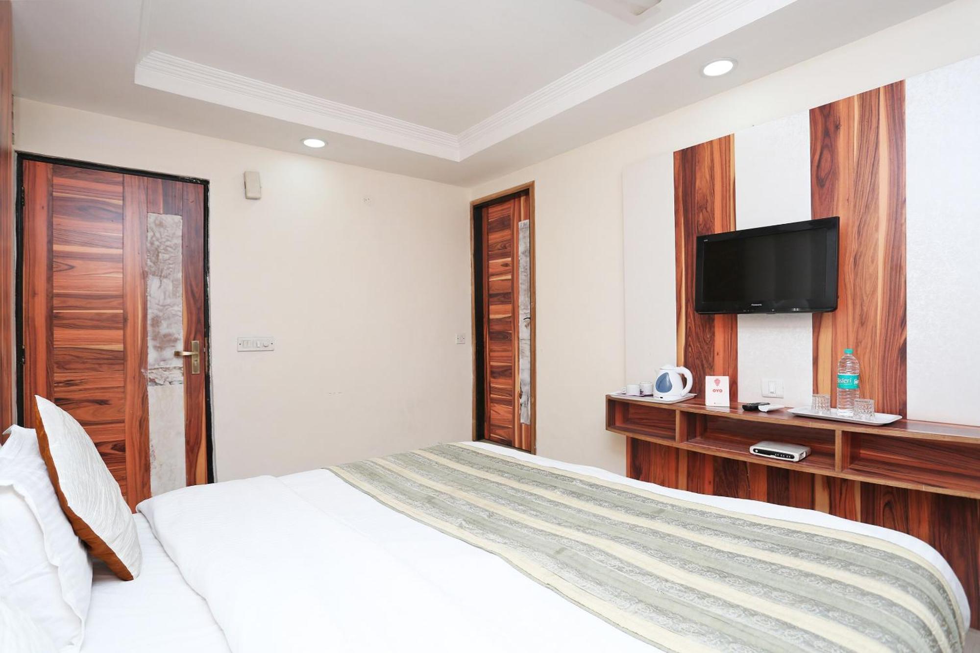 Oyo Flagship Hotel F Five Nowe Delhi Zewnętrze zdjęcie