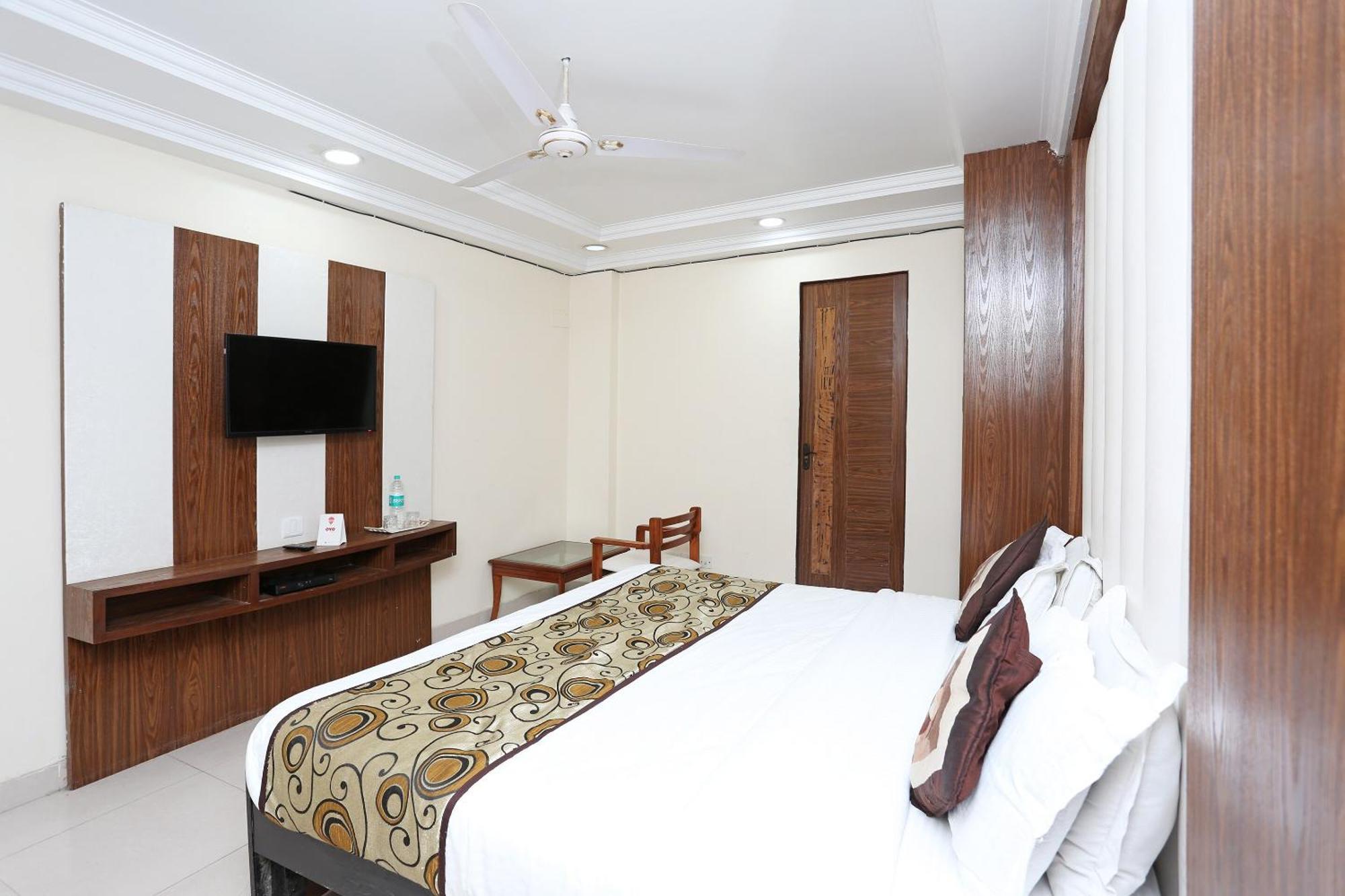 Oyo Flagship Hotel F Five Nowe Delhi Zewnętrze zdjęcie
