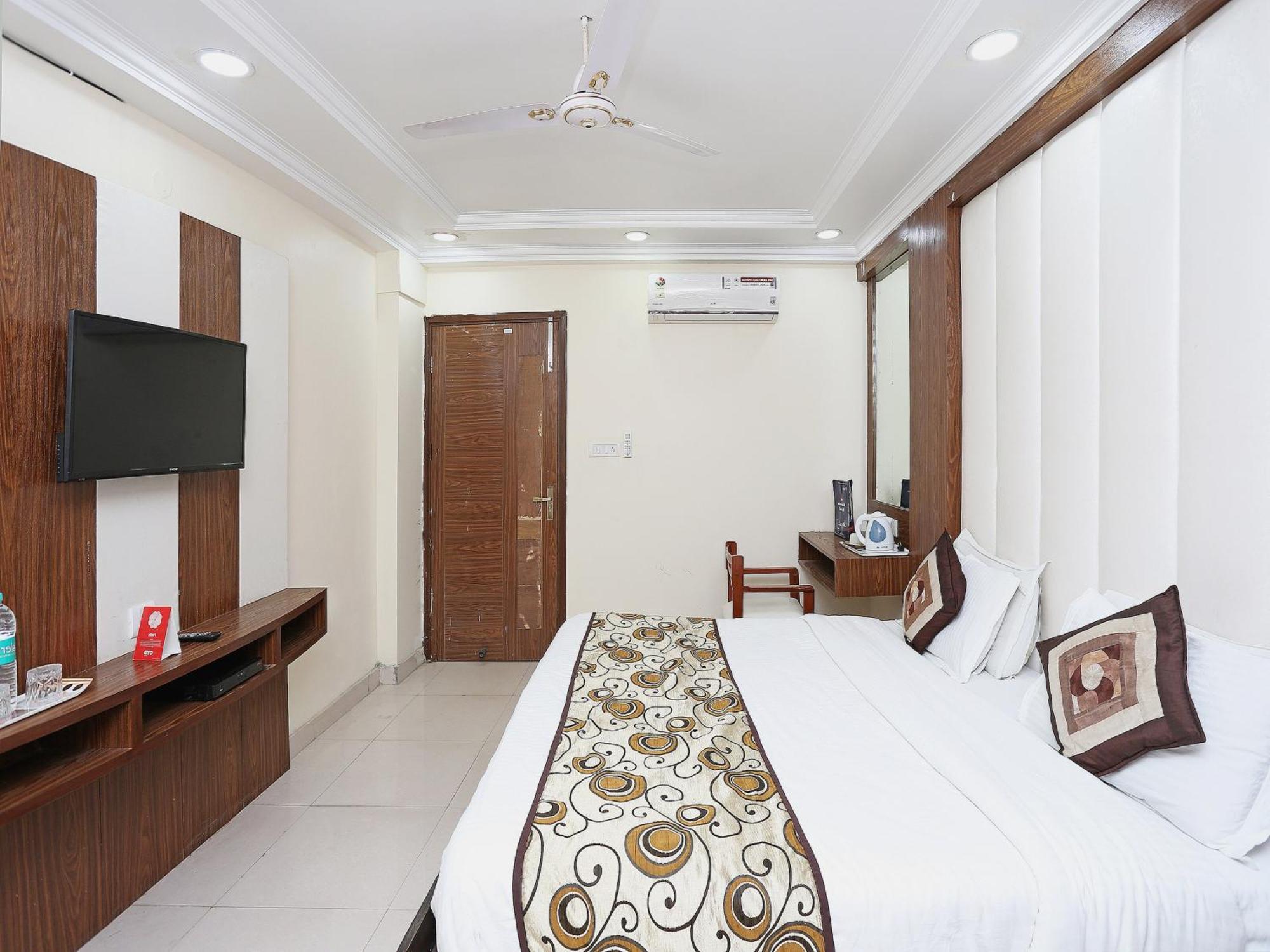 Oyo Flagship Hotel F Five Nowe Delhi Zewnętrze zdjęcie